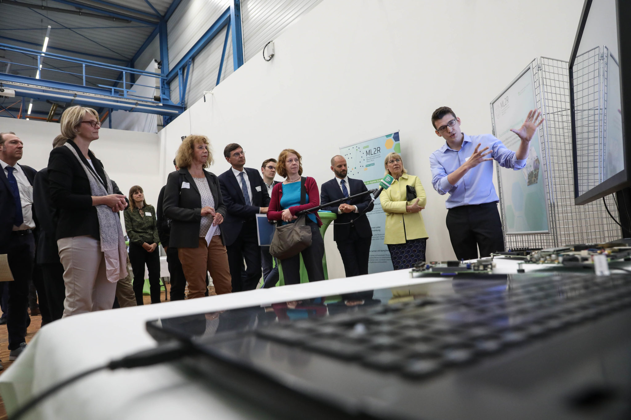 Foto der Teilnehmer*Innen beim Kompetenzzentrum Maschinelles Lernen Rhein-Ruhr